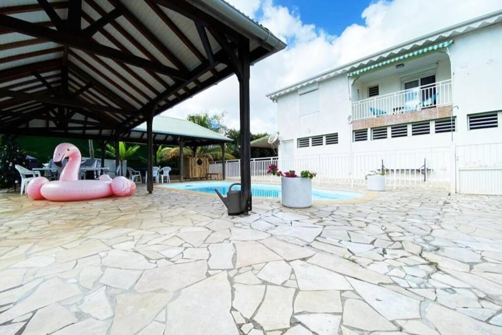 Charmant Appartement Avec Piscine Le Robert Buitenkant foto